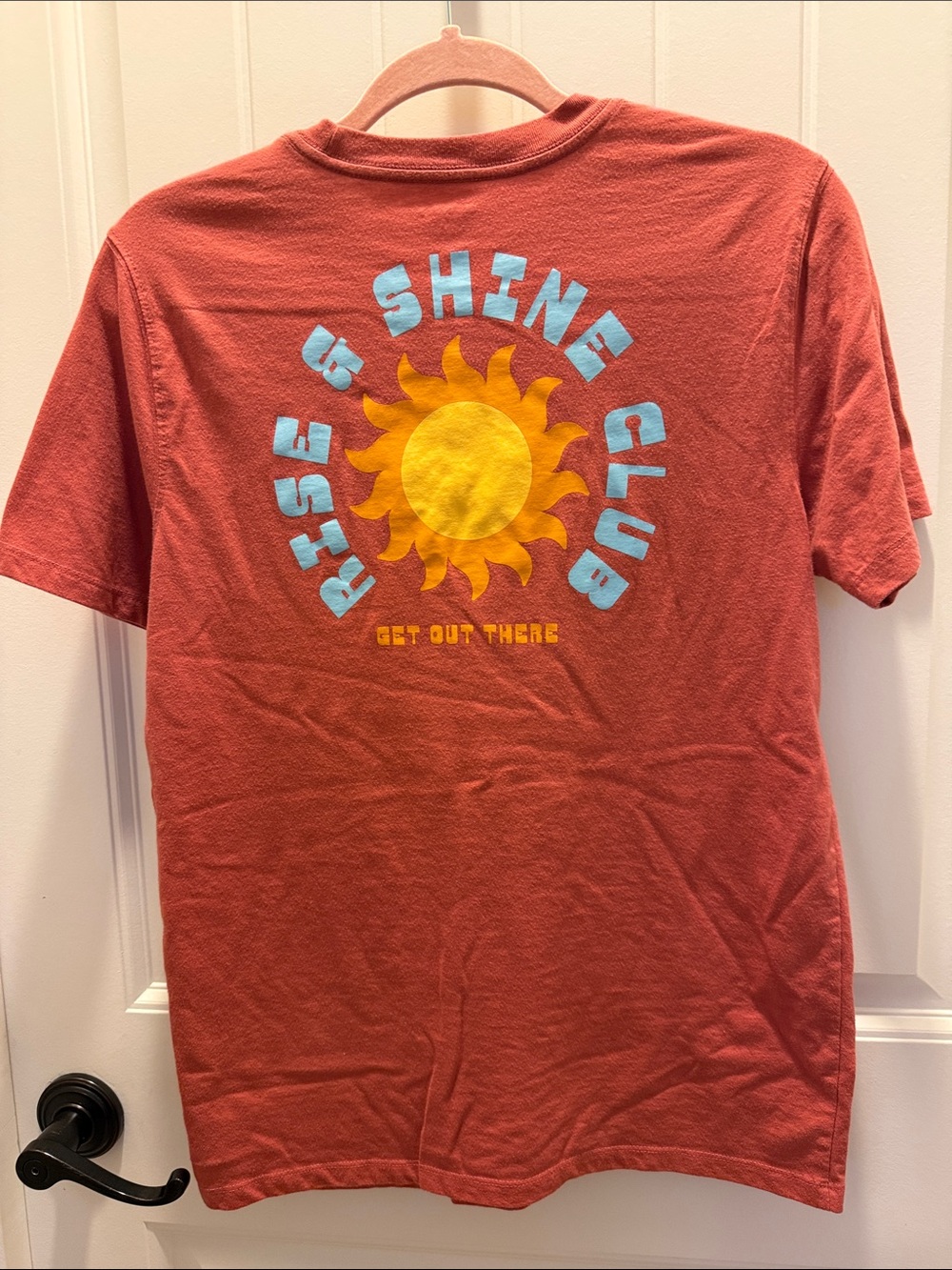 Old Navy Women’s Rust Red Short-Sleeve Pocket Tee with Sun Graphic (S) - Picture 3 of 5